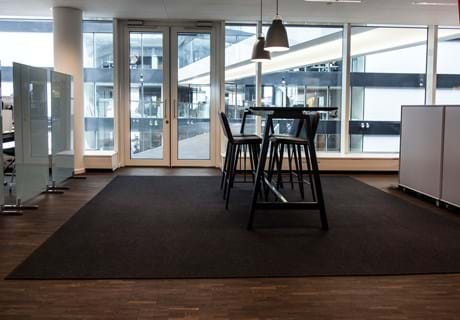 filttæppe kontor indretning